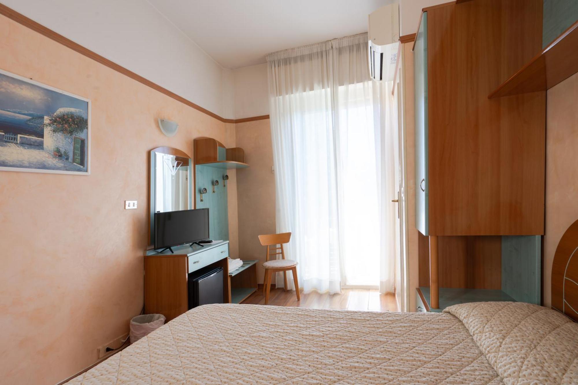 Hotel Britannia Rimini Marina Centro Exterior foto