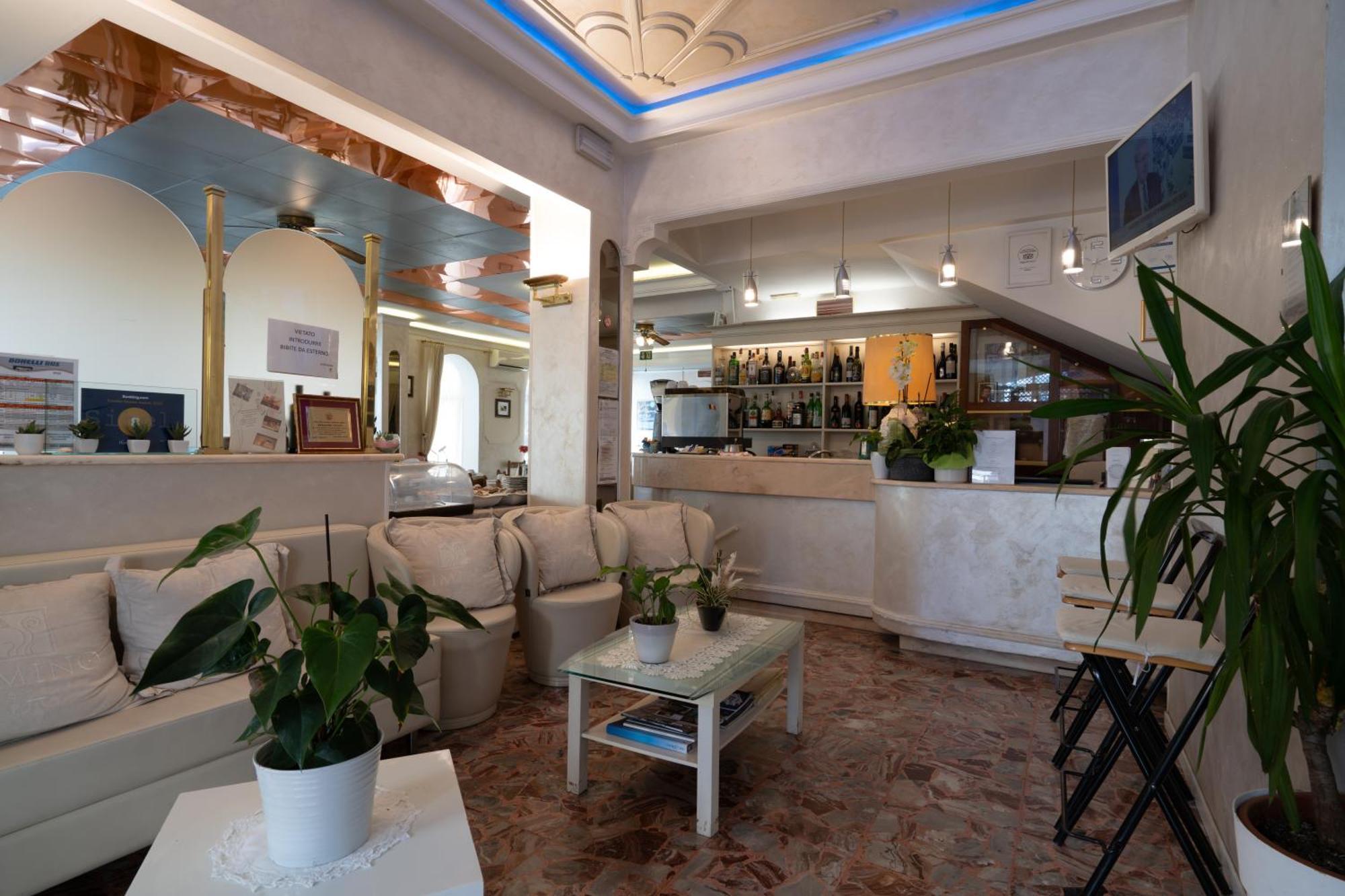 Hotel Britannia Rimini Marina Centro Exterior foto