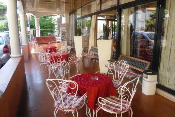 Hotel Britannia Rimini Marina Centro Exterior foto