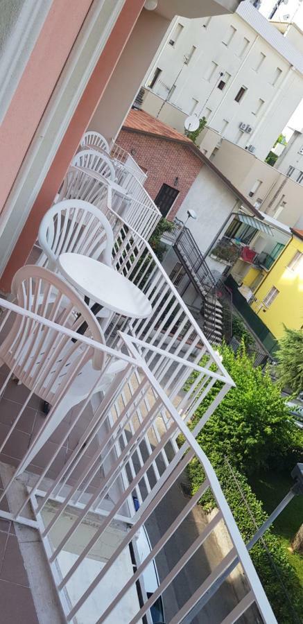 Hotel Britannia Rimini Marina Centro Exterior foto